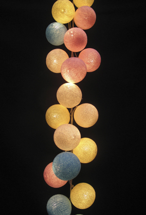 Hemmet - Ljusslinga med handgjorda bollar - Ljusslinga med 20 st handgjorda bollar - night light - NYHET!